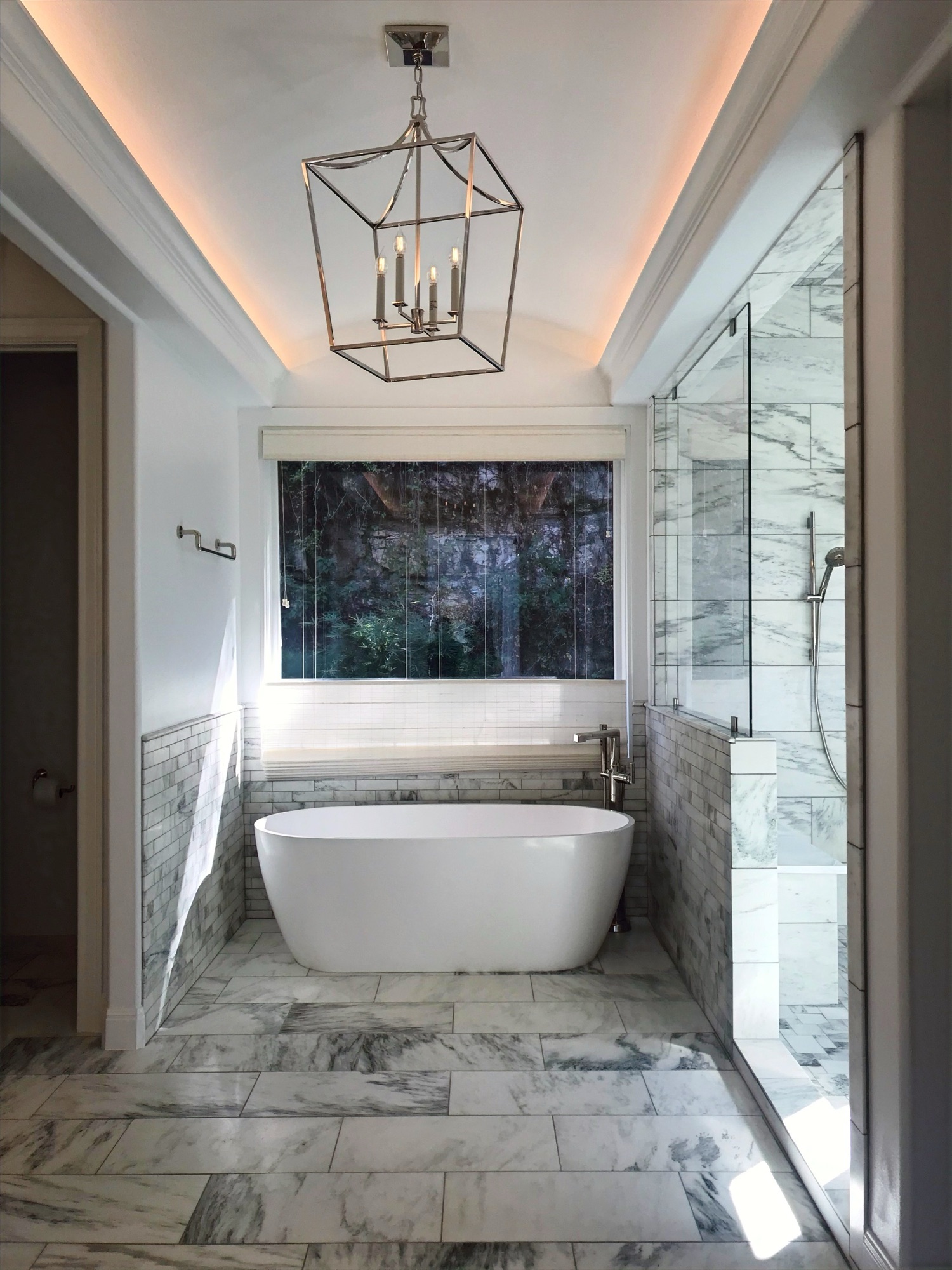 Rivercrest residence primary bathroom