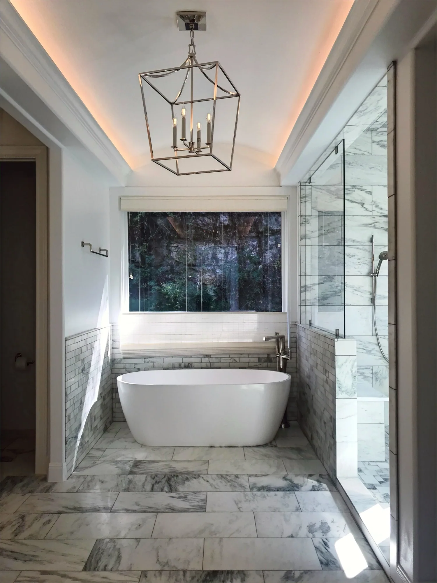 Rivercrest residence primary bathroom